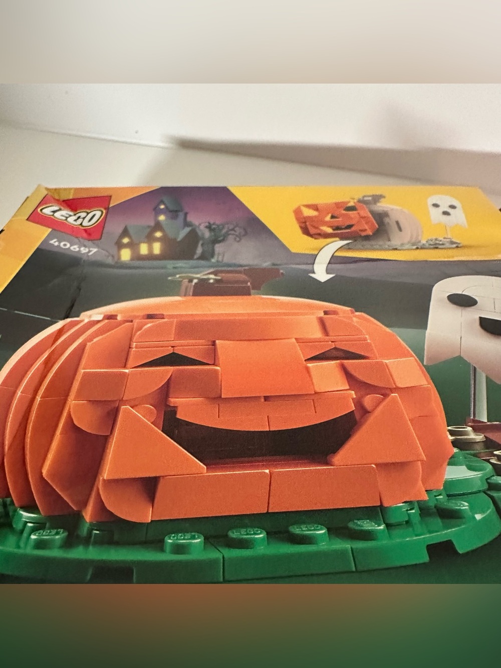NWT LEGO Creator Halloween Pumpkin & Ghost Set 40697 | New Sealed | 254 Pieces - Picture 6 of 9